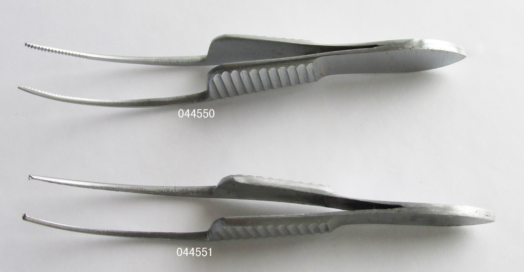 虹膜镊6cm弯 1×2钩
