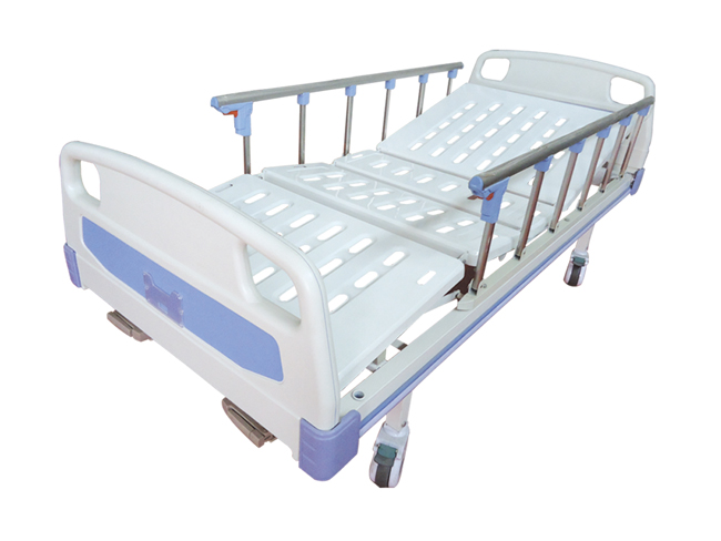 A7ABS床头双摇冲孔护理床（带轮、护栏)